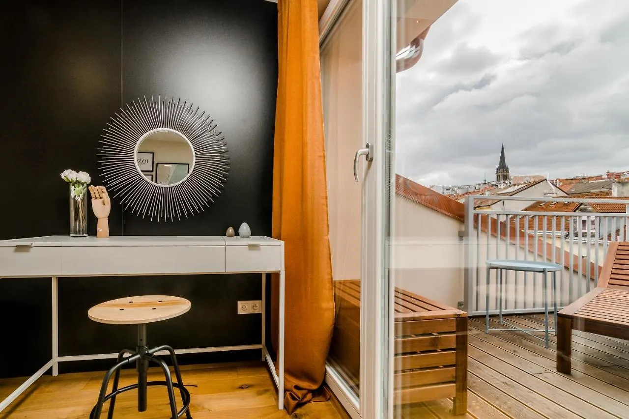 דירות Prague Days - Premium Loft W Terrace - View - Netflix - Ac
