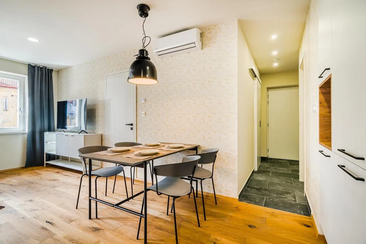 דירות Prague Days - Premium Loft W Terrace - View - Netflix - Ac צ'כיה
