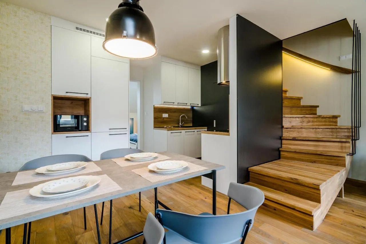 דירות Prague Days - Premium Loft W Terrace - View - Netflix - Ac 0*,