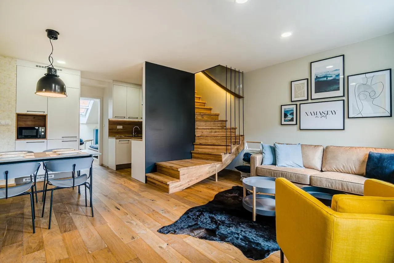 דירות Prague Days - Premium Loft W Terrace - View - Netflix - Ac
