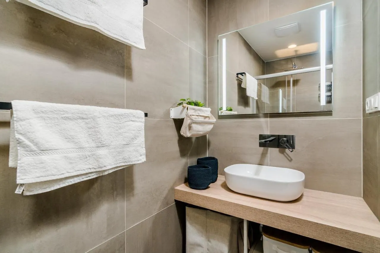 Prague Days - Premium Loft W Terrace - View - Netflix - Ac Apartment